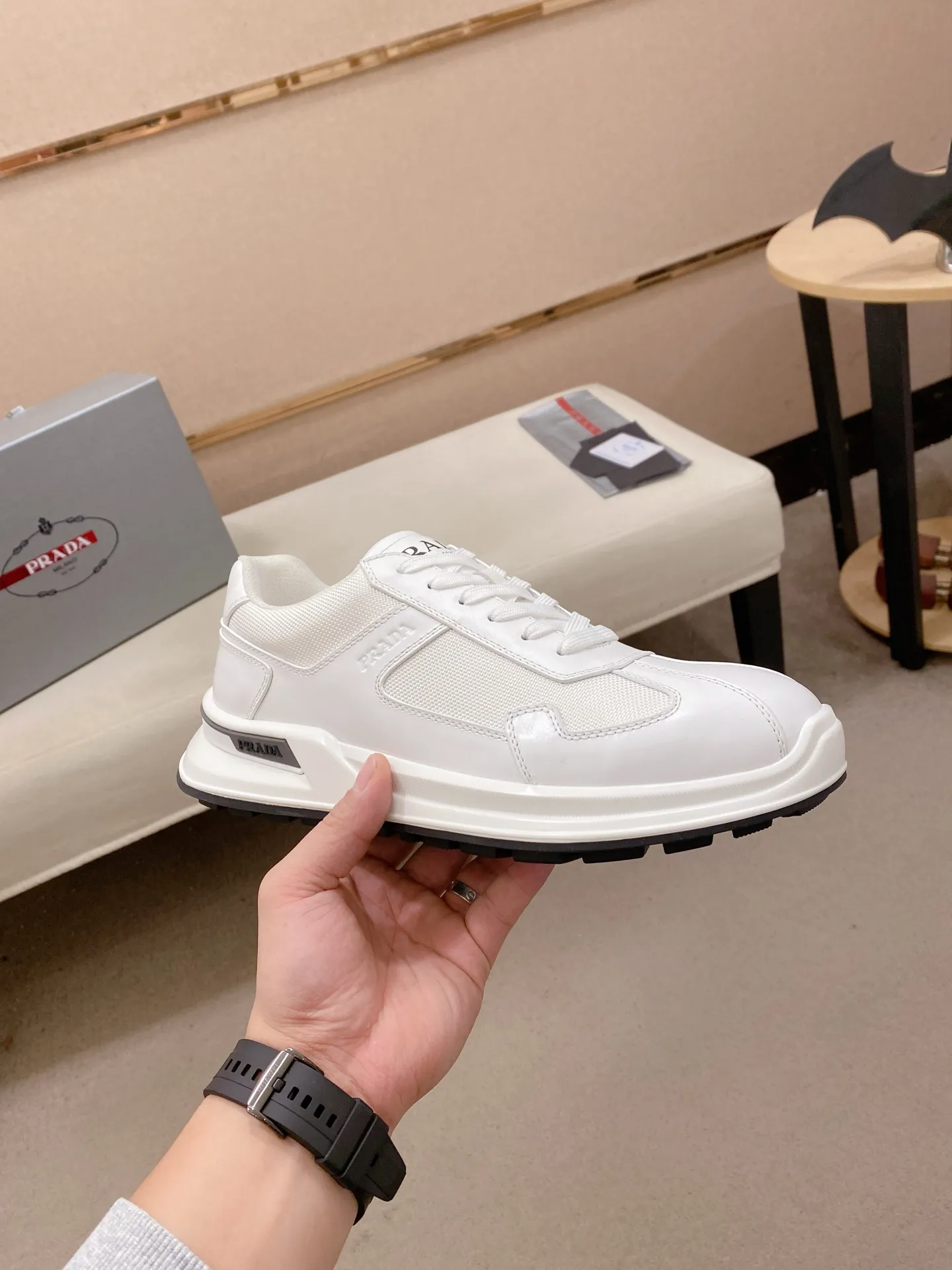 Factory price 600💰 ✔️✔️✔️High version High-quality new PRADA (Prada) counters are on the market at the same time, new men's shoes, 😘fabrics imported first-layer cowhide with waterproof materials, purely handmade. Lining: Full cowhide lining. 👍🏿 High-end ☄️ air-cushion molded anti-slip rubber outsole, exquisite lines, simple and elegant, comfortable and high-end for leisure travel. Code number: 38 to 45